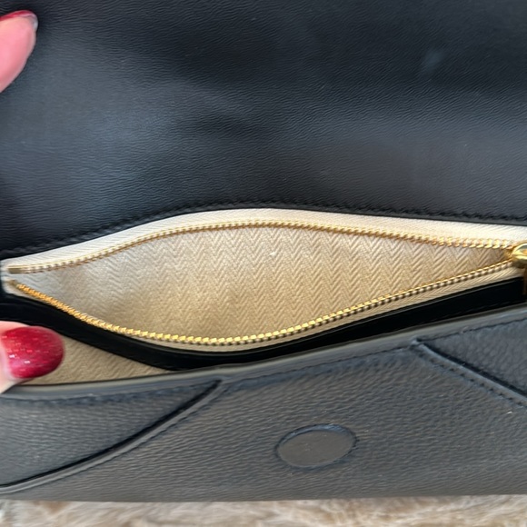 Clutch - Picture 4 of 6